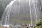 ガラスマオの滝＆ストーンモノリス探訪ツアー